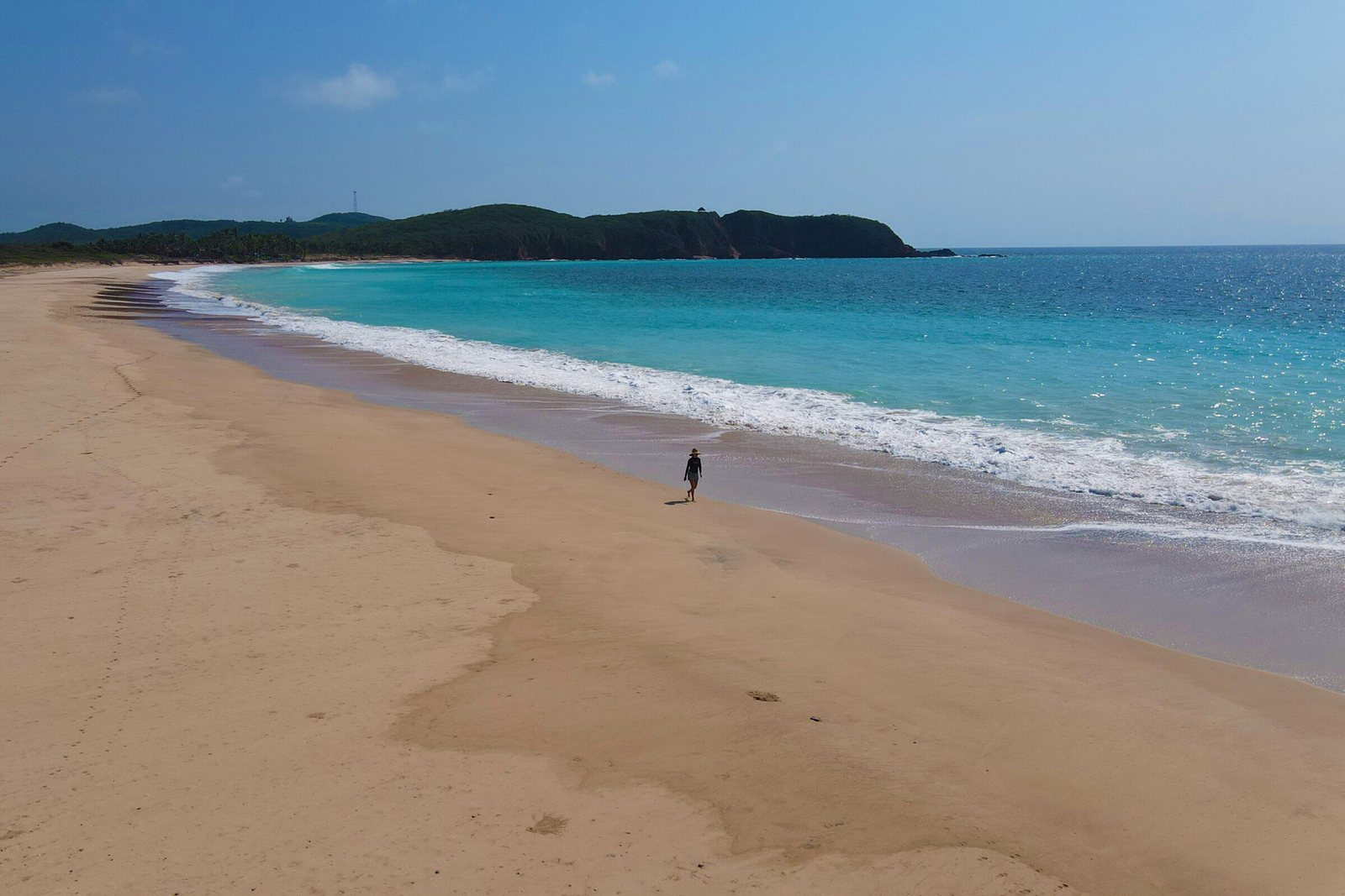 The beach seen from Las Alamandas